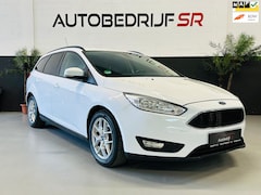 Ford Focus Wagon - 1.0 Titanium Edition Trekhaak Cruise Controle PDC Navigatie Nieuwe Apk