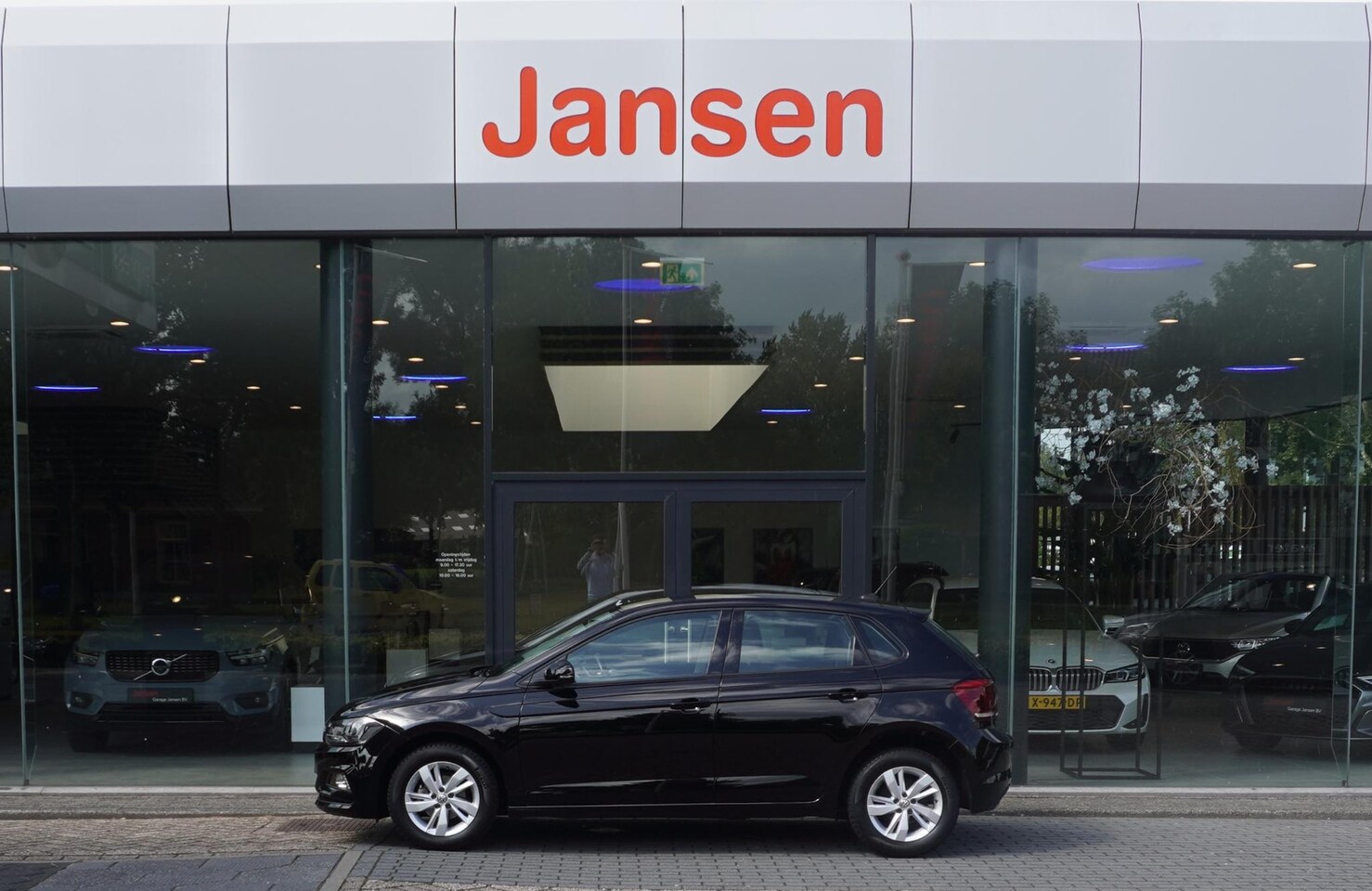 Volkswagen Polo - 1.0 TSI Comfortline | Carplay | ACC | Navi | Parkeerhulp V+A - AutoWereld.nl