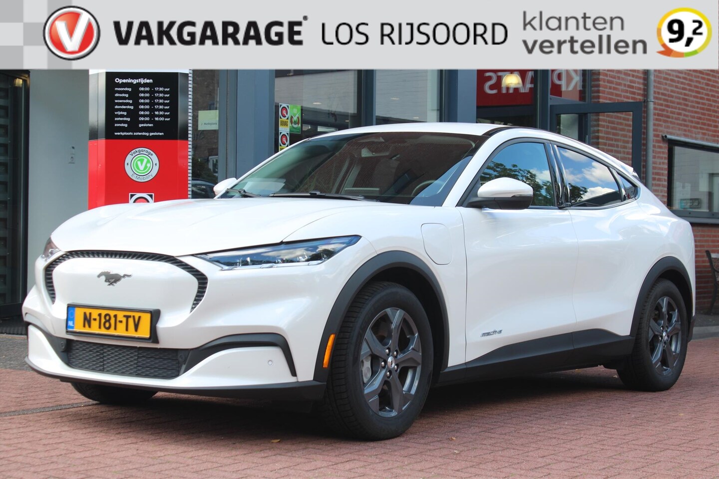 Ford Mustang Mach-E - 75kWh | Camera | Vol- Leder | Adaptive Cruise & Climate Control | Stoel & Stuurverwarming - AutoWereld.nl