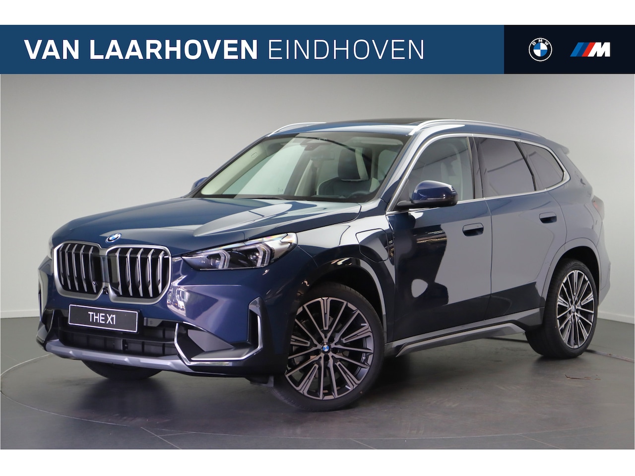BMW X1 - xDrive30e High Executive Automaat / Panoramadak / Trekhaak / Sportstoelen / Adaptieve LED - AutoWereld.nl