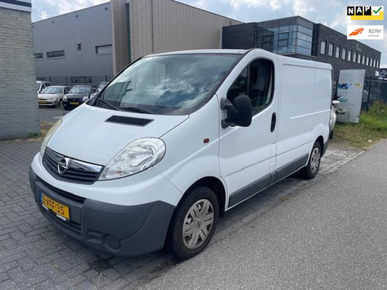 Opel Vivaro - 2.0 CDTI L1H1 Airco ( Koppeling Defect ) - AutoWereld.nl