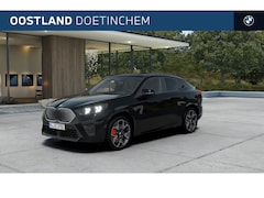BMW iX2 - eDrive20 High Executive M Sport / Panoramadak / Trekhaak / M Sportstoelen / Adaptieve LED