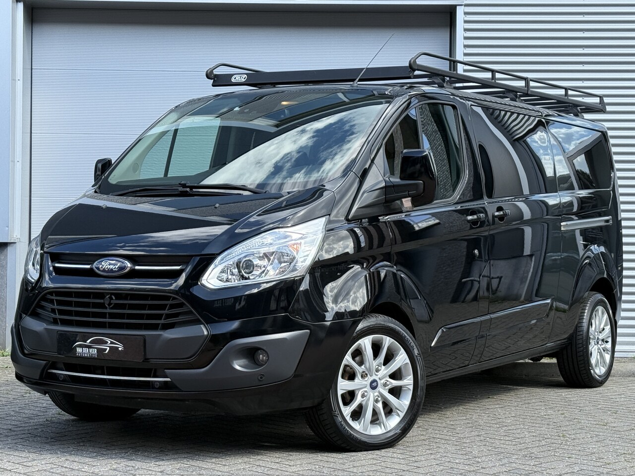 Ford Transit Custom - 290 2.0 TDCI L2H1 Limited DC | Dubbele schuifdeur | Trekhaak | Roofrack - AutoWereld.nl