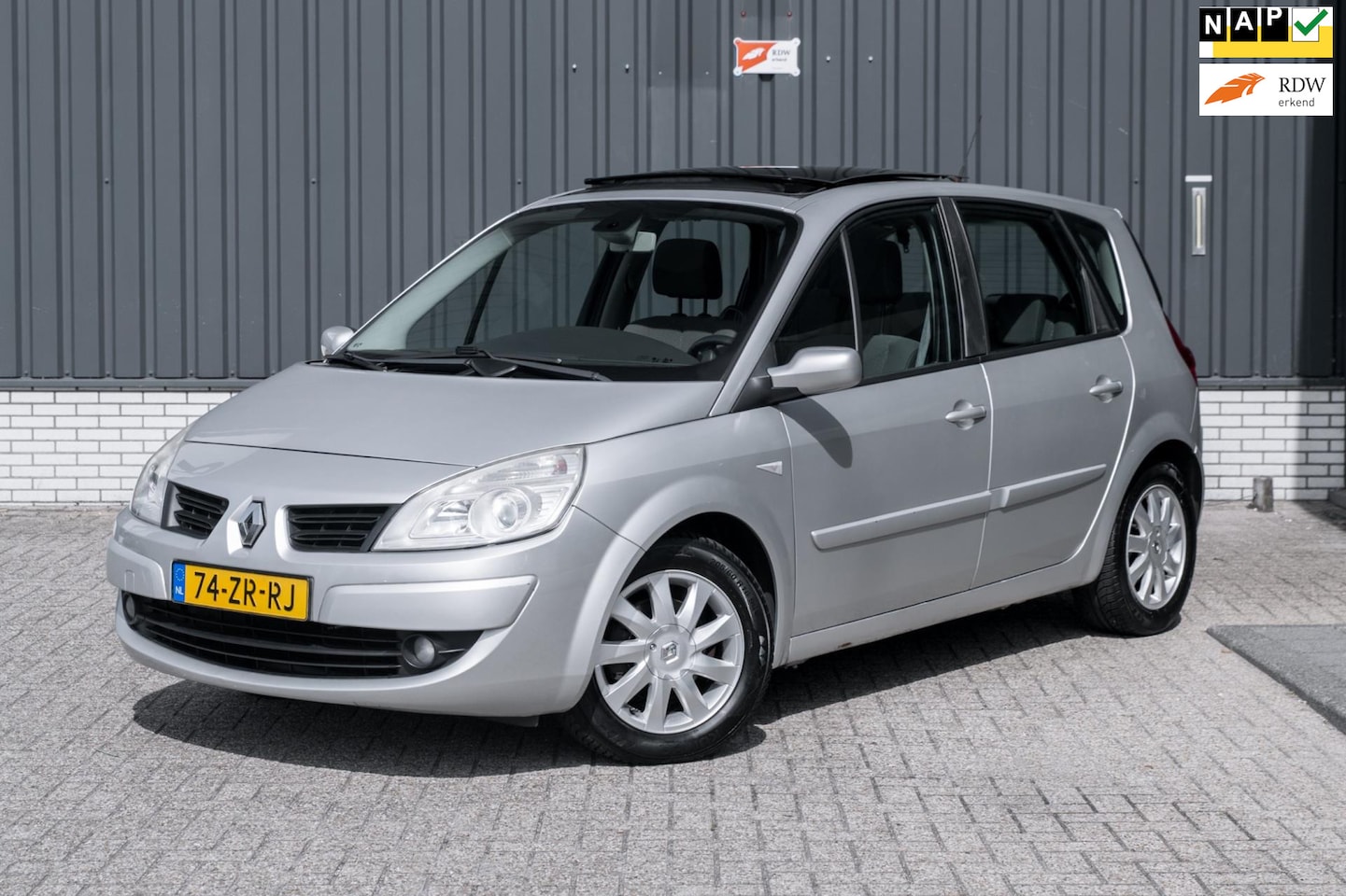 Renault Scénic - 1.6-16V Business Line*Panorama*Navigatie* - AutoWereld.nl