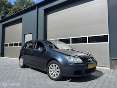 Volkswagen Golf - 1.6 FSI Comfortline