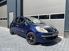 Renault Clio - 1.2-16V Special Line