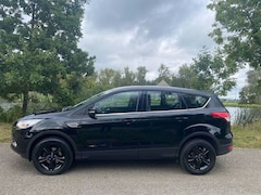 Ford Kuga - 1.5 EcoBoost 150pk 2WD Titanium + Styling Pack