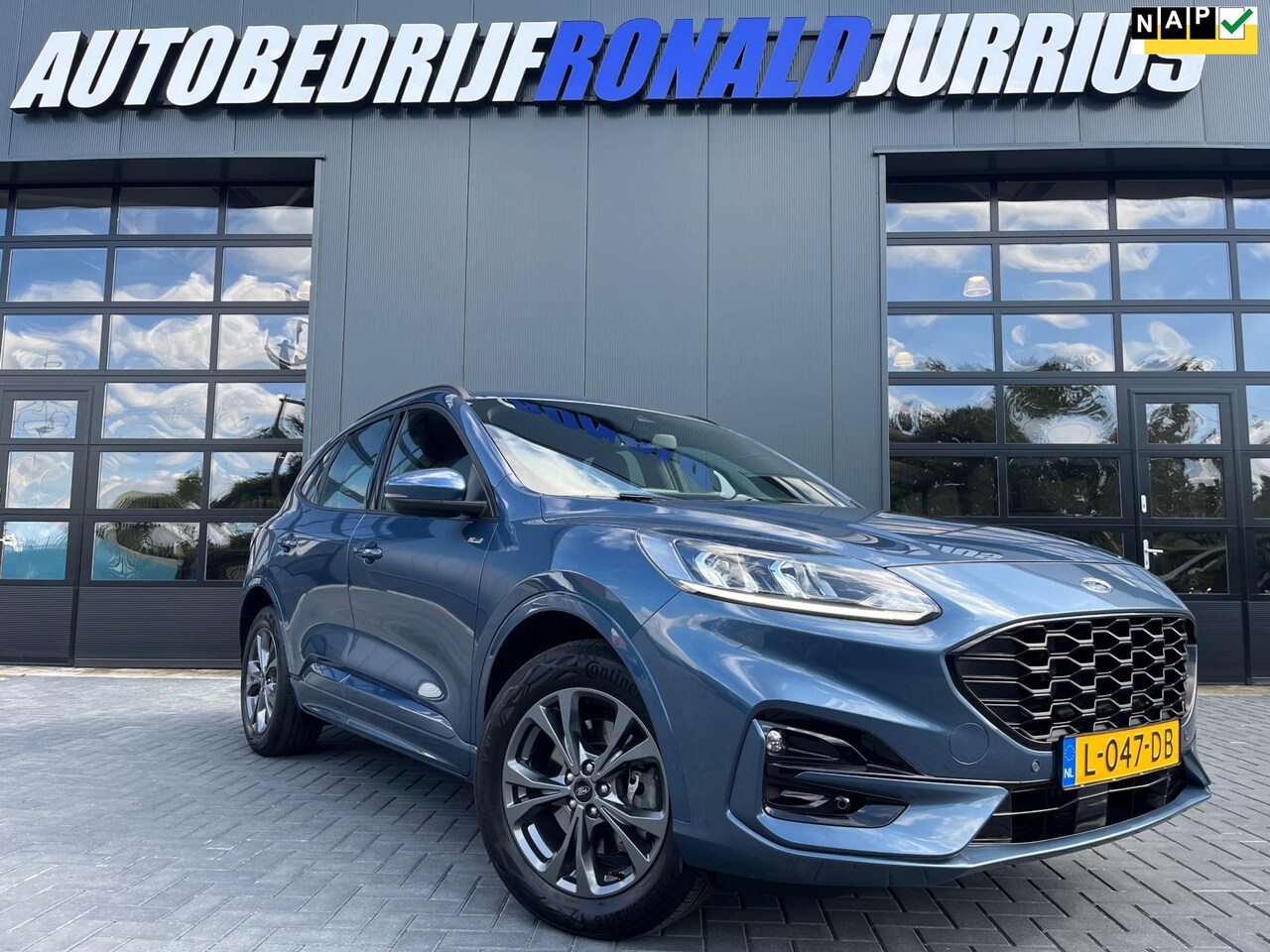 Ford Kuga - 2.5 PHEV ST-Line NL.Auto/Carplay/Navigatie/Climatronic/Camera/Cruise-control/Zwarte Hemel/ - AutoWereld.nl