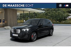 BMW iX1 - eDrive20 M Sport / Panoramadak / Trekhaak / Sportstoelen / Achteruitrijcamera / M Adaptief