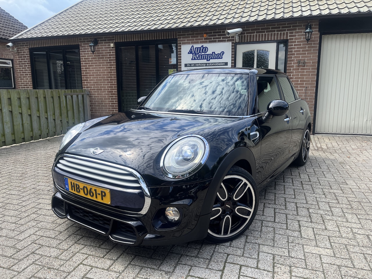 MINI John Cooper Works - Mini 1.5 5 drs H.leer Xenon - AutoWereld.nl