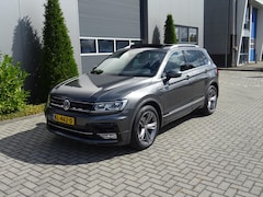 Volkswagen Tiguan - 2.0 TDI 6 bak Highline R-line | Pano | Nieuwstaat| 100% Onderhouden