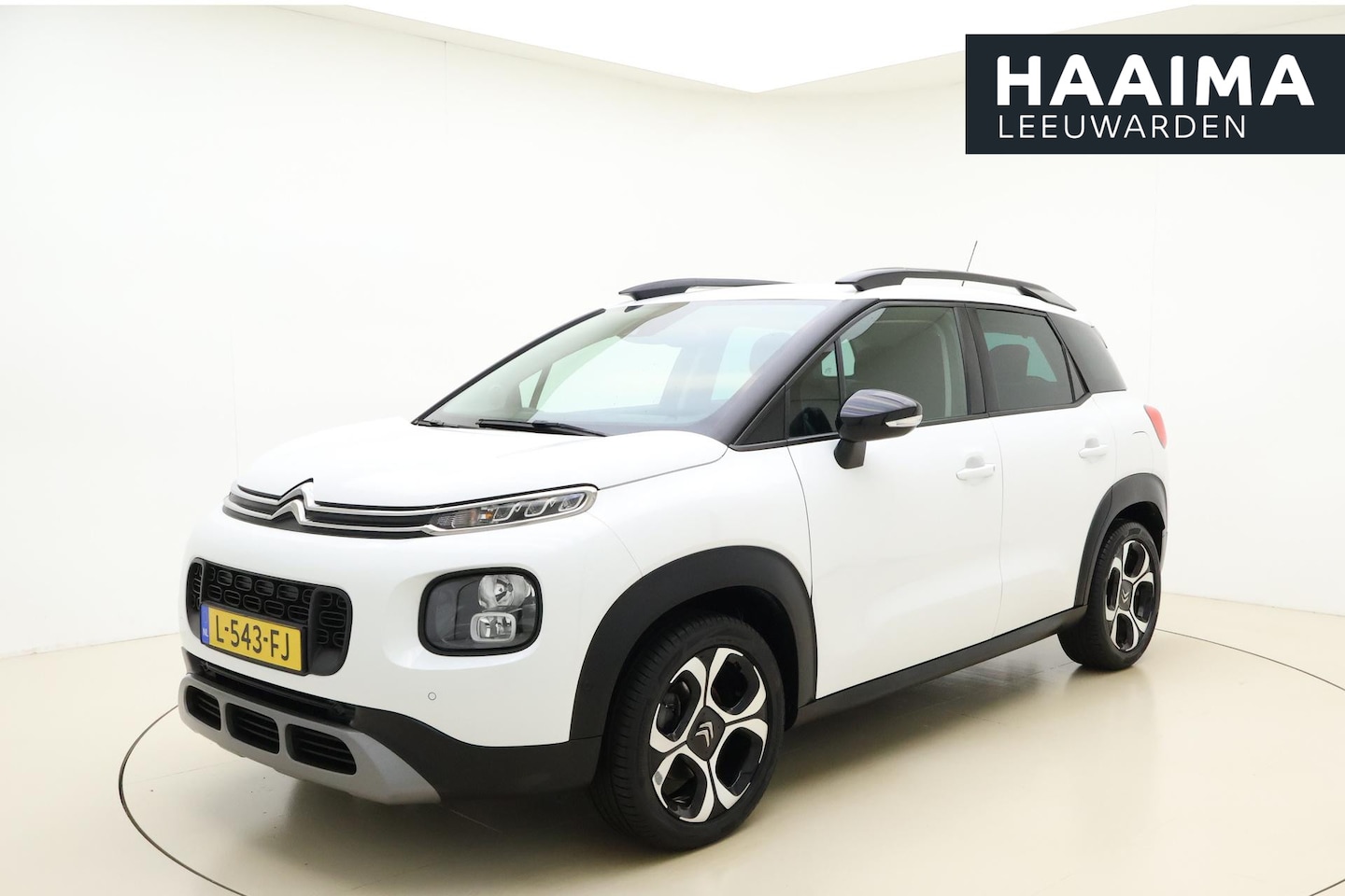 Citroën C3 Aircross - 1.2 PureTech S&S Shine 110 PK | Navigatie | Trekhaak | Camera | Parkeersensoren voor en ac - AutoWereld.nl