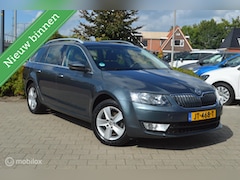 Skoda Octavia Combi - 1.6 TDI 105pk Elegance Businessline | Trekaah-1500kg | Pano-dak