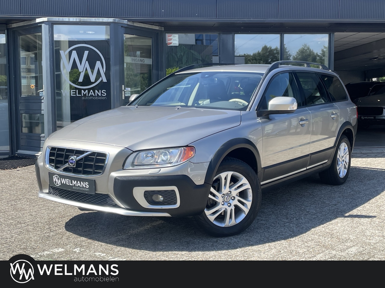 Volvo XC70 - 3.2 AWD 238 pk Youngtimer | Xenon | Leder | Trekhaak - AutoWereld.nl