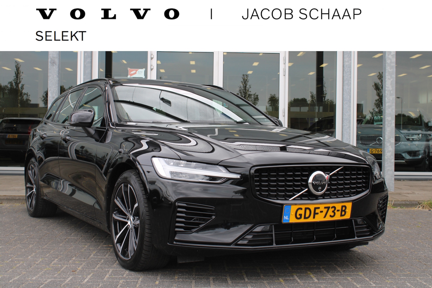 Volvo V60 - 2.0 T6 Plug-in hybrid AWD Plus Dark | Schuif/kanteldak | El. Trekhaak | 360 Camera | El. S - AutoWereld.nl