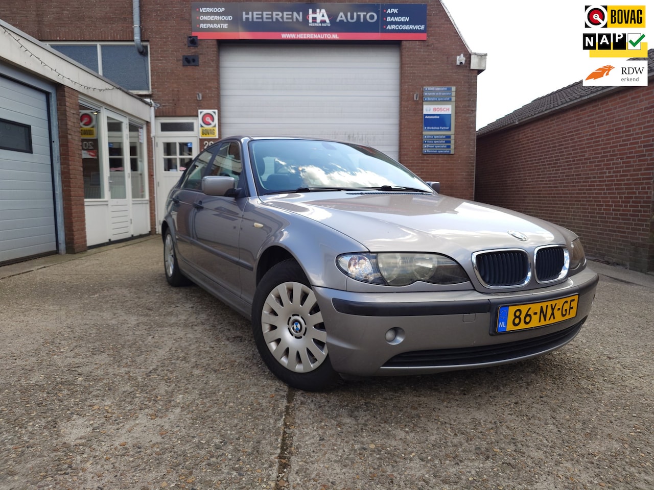 BMW 3-serie - 316i Black&Silver II, Airco, Navi, Cruise control - AutoWereld.nl