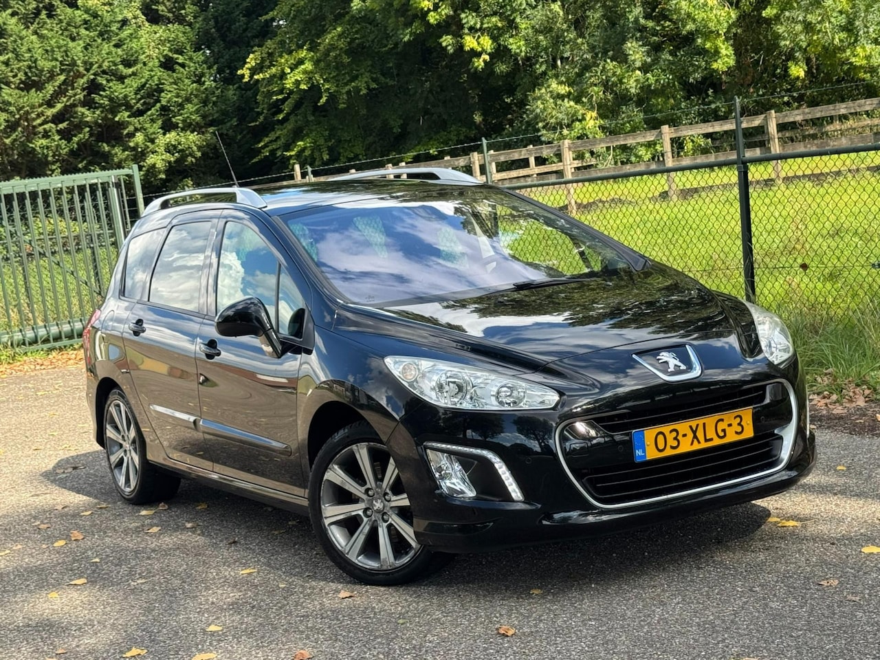 Peugeot 308 SW - 1.6 Allure 7p /7-Persoons/Automaat/Navi/Pano/Trekhaak/ - AutoWereld.nl
