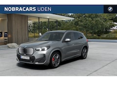 BMW iX1 - eDrive20 High Executive M Sport / Sportstoelen / Adaptieve LED / Parking Assistant Plus /