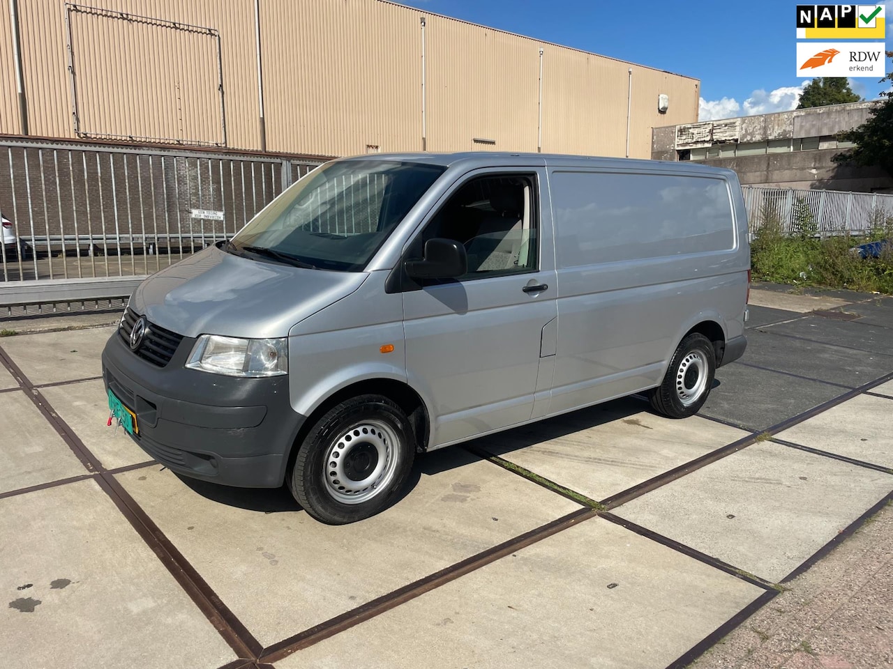 Volkswagen Transporter - 2.5 TDI 300 MHD!COOL AIRCO!ELECKTRISH RAAM&SPIEGEL!BANDEN GOED!APK:27-11-2025!2SLEUTELS!TR - AutoWereld.nl