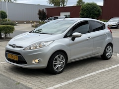 Ford Fiesta - 1.6 TDCi 95PK Titanium Clima Cruise TomTom PDC