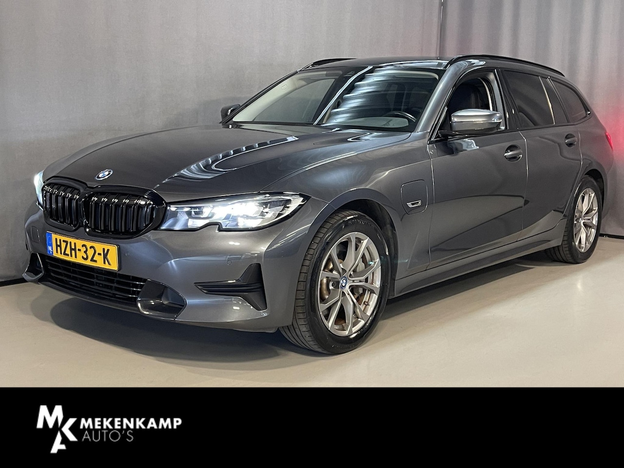 BMW 3-serie Touring - 330e xDrive Sport Line 17"/Trekhaak/Sportstoelen/Stoel + stuurverwarming/PDC/Apple Carplay - AutoWereld.nl