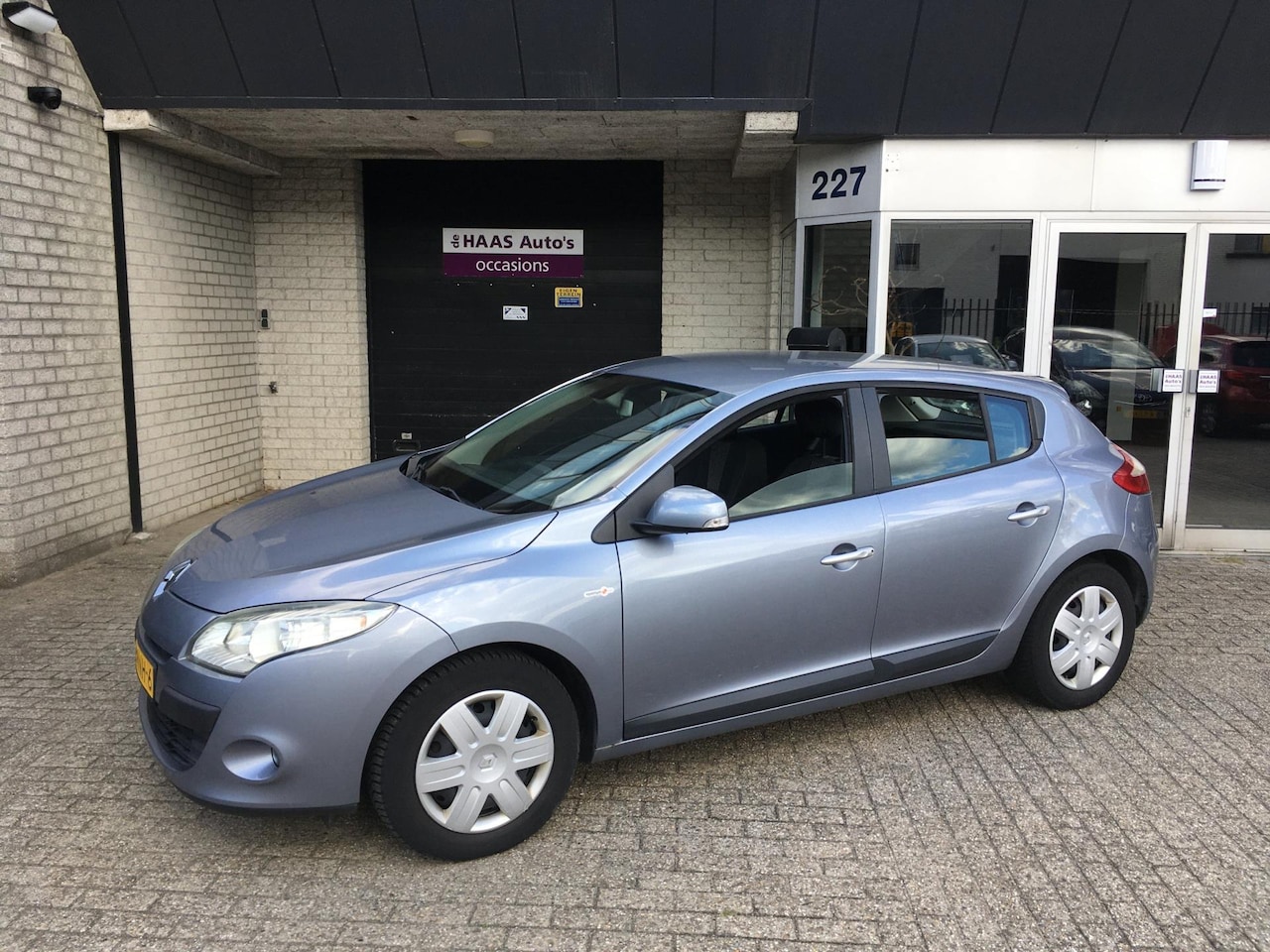 Renault Mégane - 1.6 Celsium / NAVI / CLIMA / EURO-5 / 5 DEURS / TREKHAAK - AutoWereld.nl