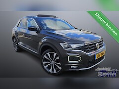 Volkswagen T-Roc - 1.5 TSI Sport Panoramadak Virtual cockpit
