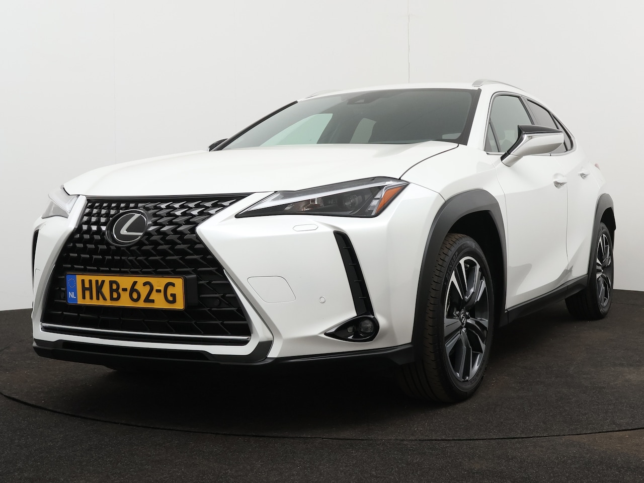 Lexus UX - 250h Business Line | Blind Spot Monitor | Leder | Stuur en stoel verwarming | - AutoWereld.nl