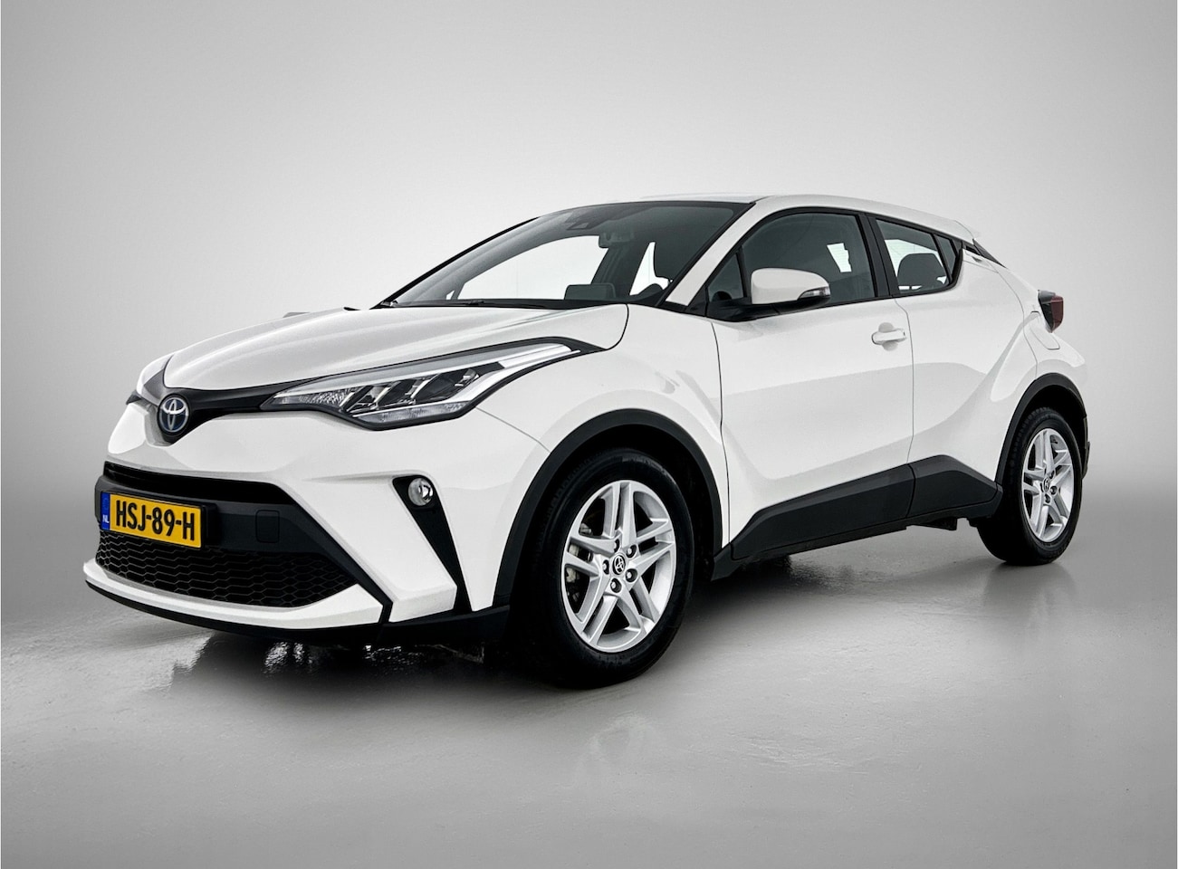 Toyota C-HR - 1.8 Hybrid Active | Apple CarPlay | Android Auto | - AutoWereld.nl