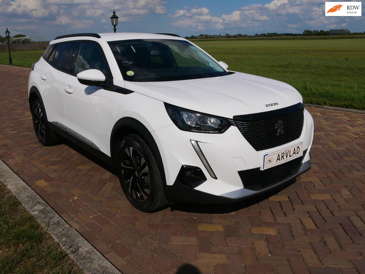 Peugeot 2008 - 1.5 BlueHDi Allure EAT8 NAVI CAMERA ** 11999 NETTO ** - AutoWereld.nl