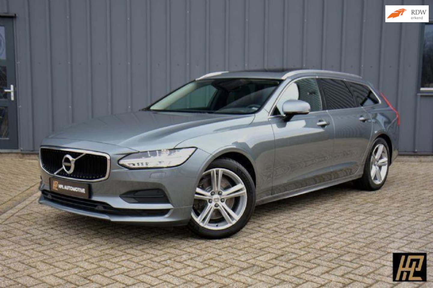 Volvo V90 - 2.0 / T5 250pk / Automaat / Leer / Navi / Pano / Afn. Trekhaak / Incl. 6 maanden garantie - AutoWereld.nl