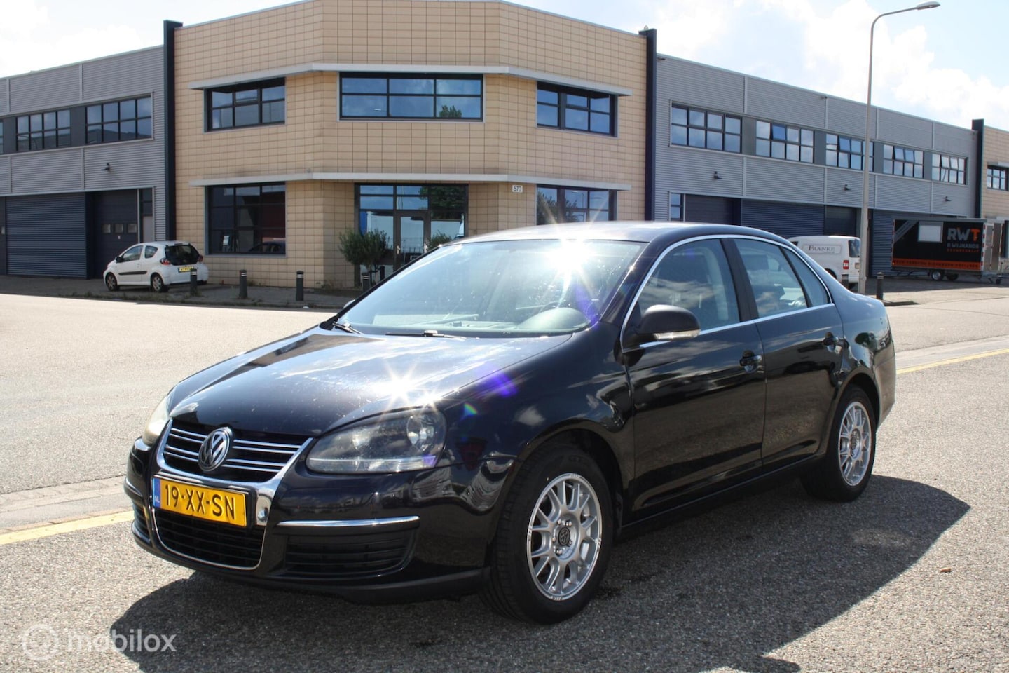 Volkswagen Jetta - 1.6 FSI Sportline 1.6 FSI Sportline - AutoWereld.nl