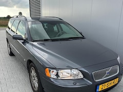 Volvo V70 - 2.4 D5 Edition I rijdt en schakelt goed
