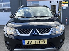 Mitsubishi Outlander - 2.4 Inspire 2WD van 1ste Eigenaar met trekhaak en parkeersensoren en airco