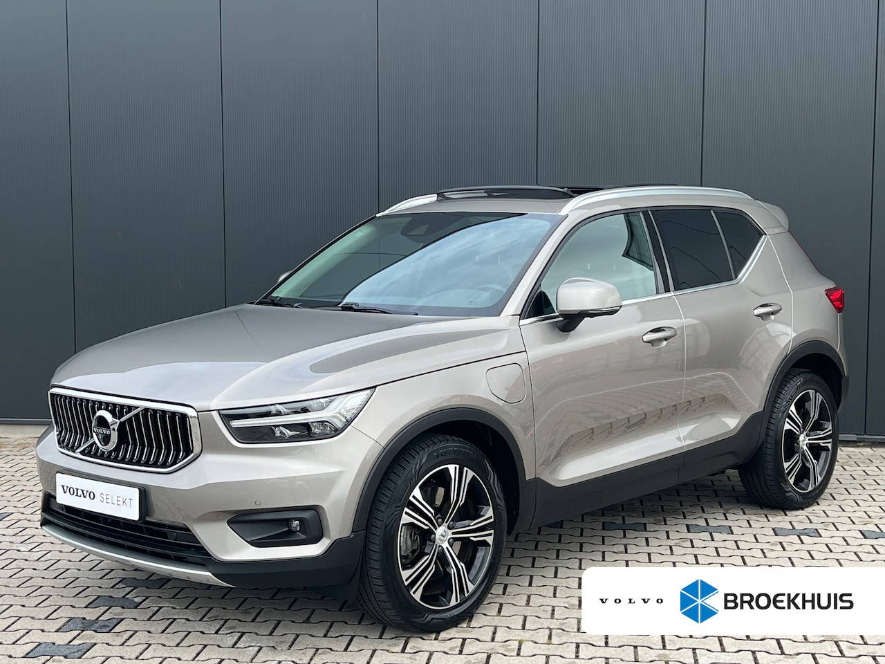 Volvo XC40 - 1.5 T5 Recharge Inscription | Trekhaak | Panoramadak | Adaptieve Cruise | Harman/Kardon | - AutoWereld.nl