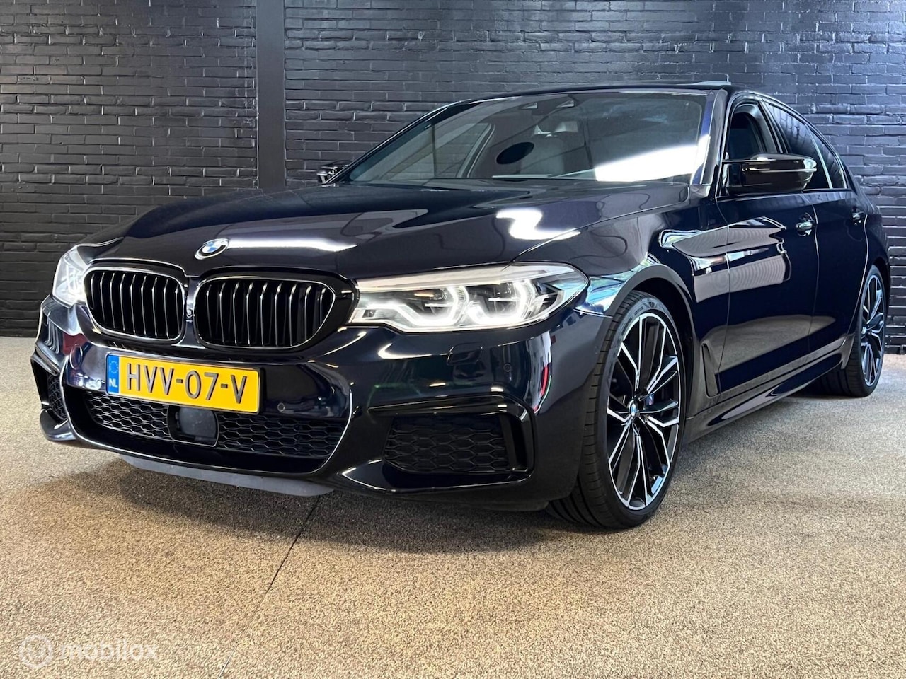 BMW 5-serie - M550i xDrive High Executive M550i xDrive High Executive - AutoWereld.nl