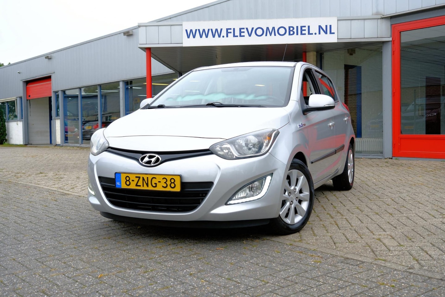 Hyundai i20 - 1.2i i-Deal 1e Eig|Airco|LMV - AutoWereld.nl