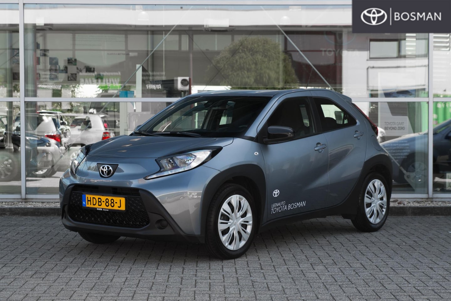 Toyota Aygo X - 1.0 VVT-i MT play 1.0 VVT-i MT Play - AutoWereld.nl