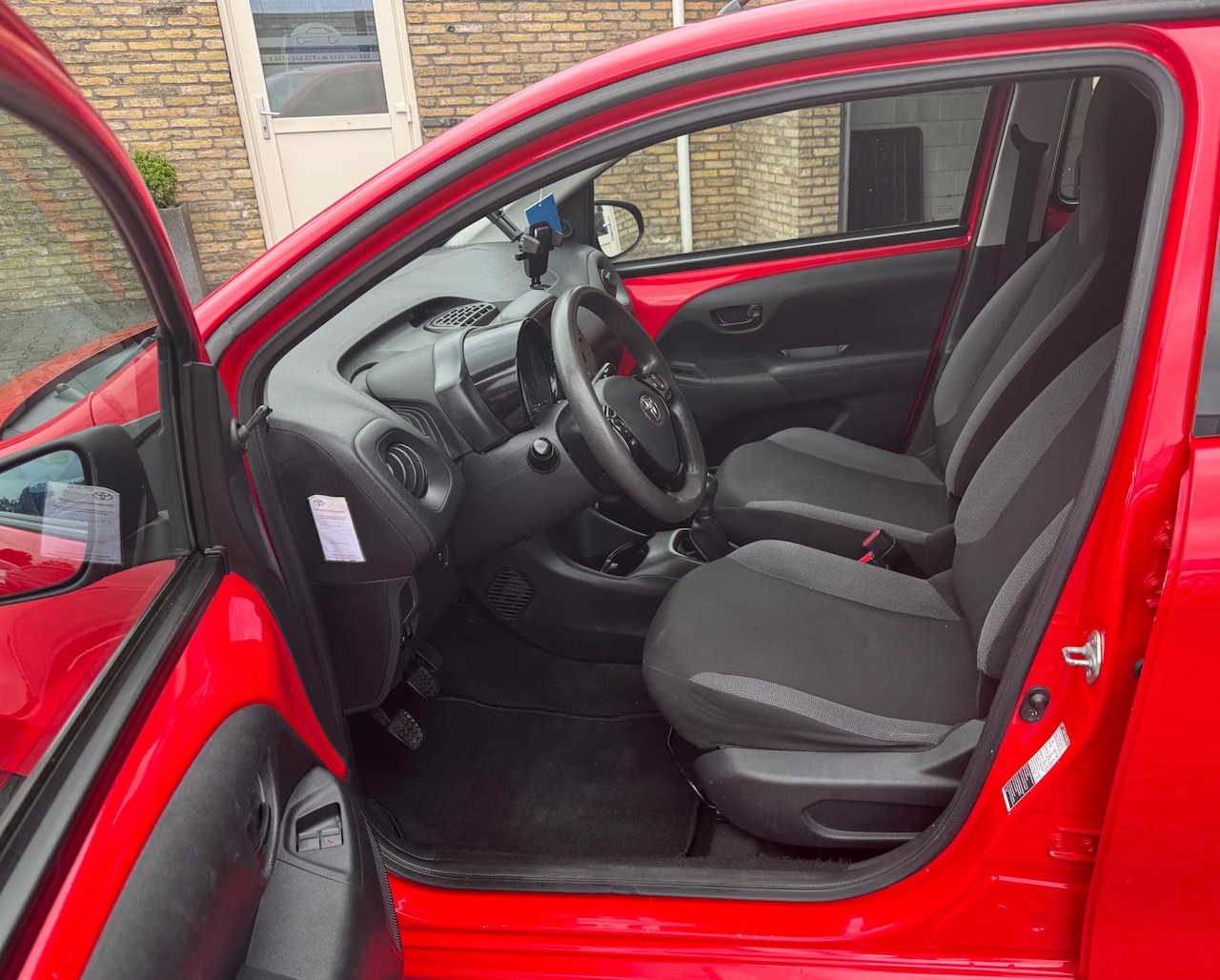 Toyota Aygo - 1.0 VVT-i Bj 2018 5 deurs lage wegenbelasting - AutoWereld.nl
