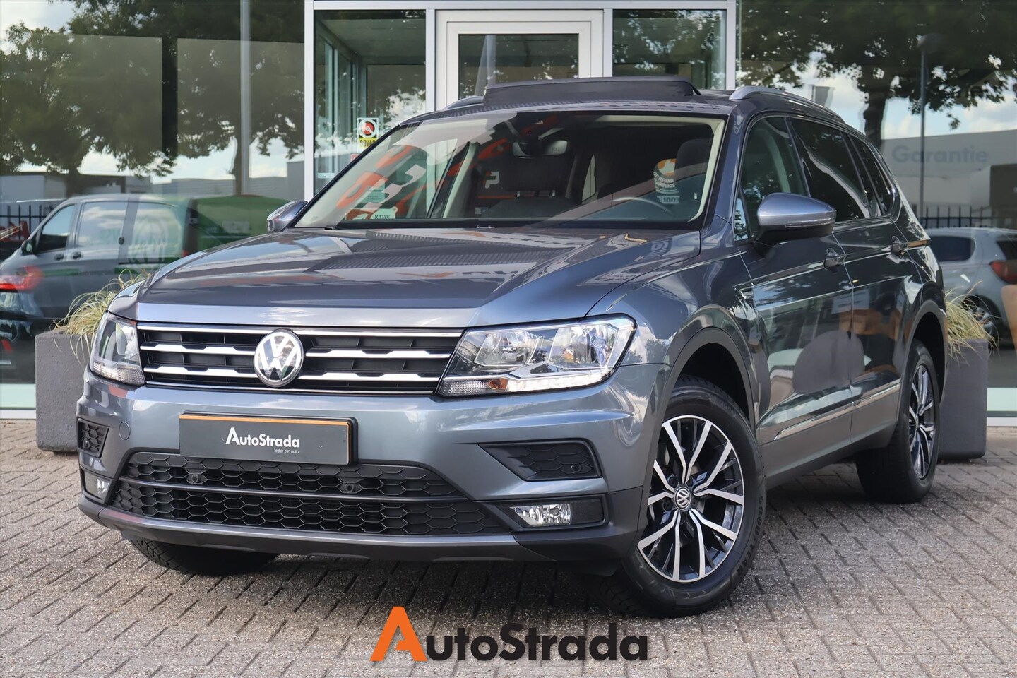 Volkswagen Tiguan Allspace - 1.5 TSI Comfortline Business 150pk | Virtual | Carplay | Massage | Navi | Pano | 7P | Keyl - AutoWereld.nl