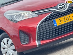 Toyota Yaris - 1.0 VVT-i Aspiration | Summer Red Metallic | Navi/Airco/Camera/Compleet onderhouden