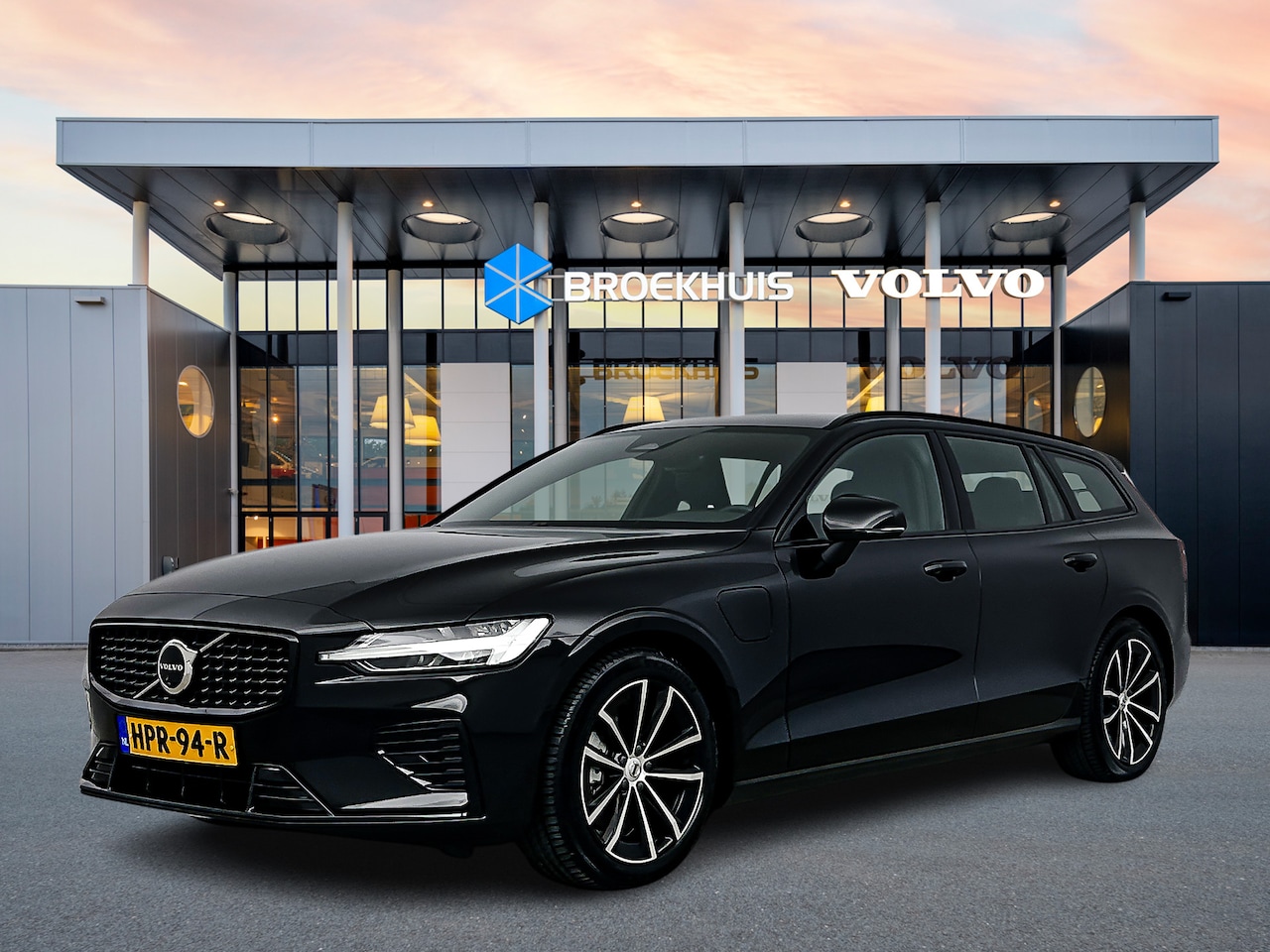 Volvo V60 - T6 Recharge AWD Plus Dark | 18" | Elektrisch verst. Sporstoelen | 360 Camera | Harman Kard - AutoWereld.nl