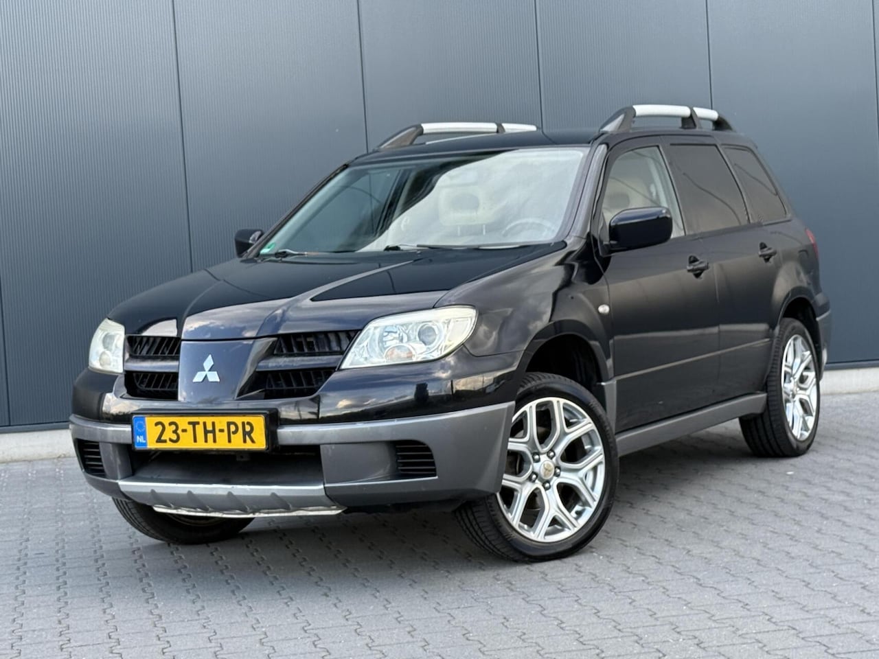 Mitsubishi Outlander - 2.0 Invite Plus LPG/G3 - Leder - Trekhaak - AutoWereld.nl