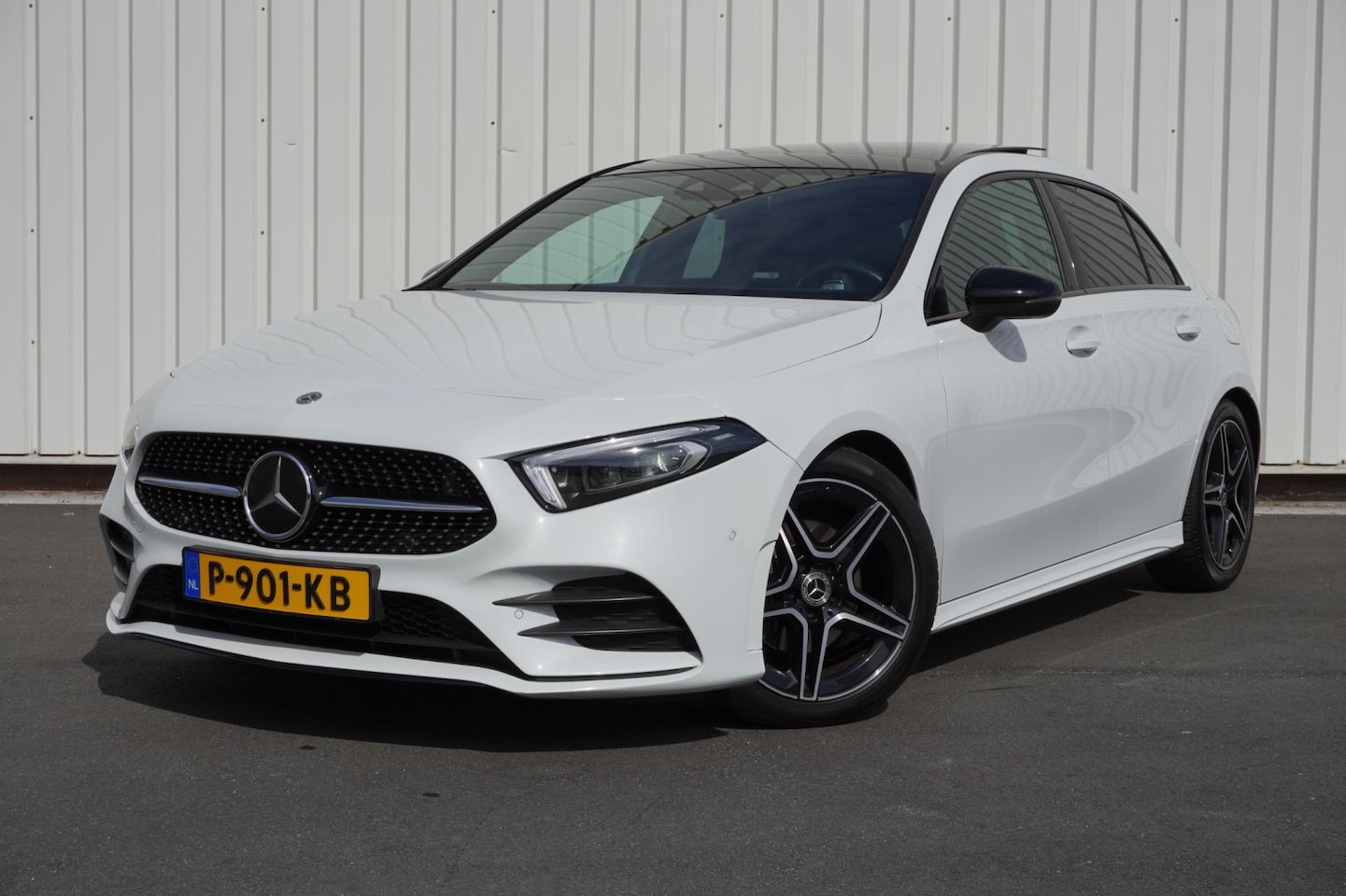 Mercedes-Benz A-klasse - 200 Business Solution AMG | Automaat | Panodak | Sfeer | Vol opties| Elek. Pakket | PDC | - AutoWereld.nl