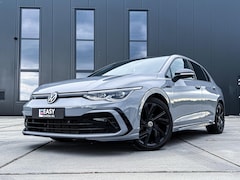 Volkswagen Golf - 8 1.5 eTSI R-Line IQ | H&K |