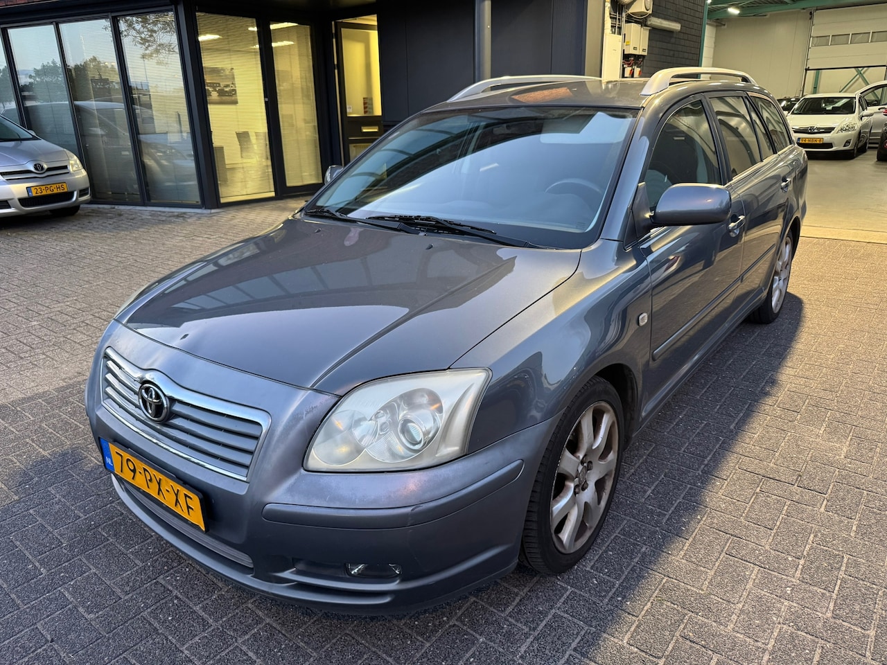 Toyota Avensis Wagon - 2.0 VVTi Linea Luna LMV CLIMA CRUISE - AutoWereld.nl