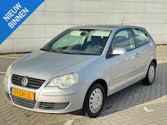 Volkswagen Polo - 1.2-12V Optive Airco/NAP/Trekhaak