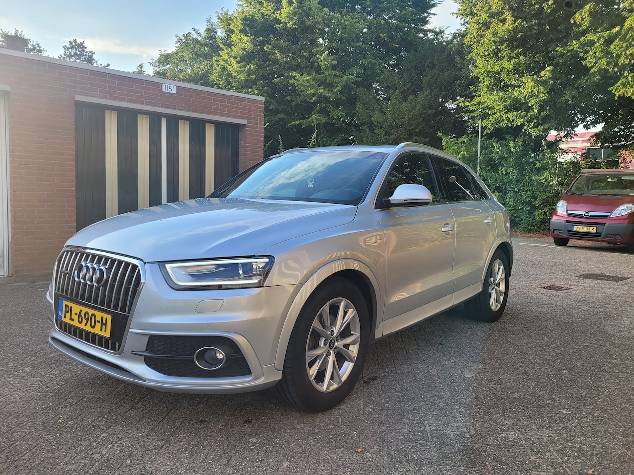 Audi Q3 - 2.0 TFSI quattro Pro Line S - AutoWereld.nl