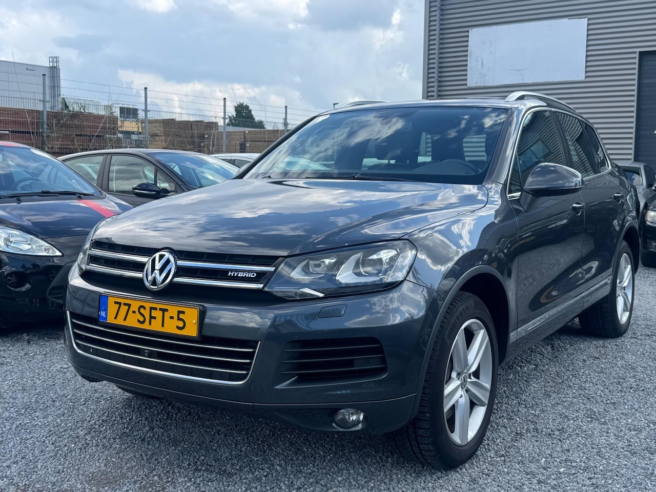 Volkswagen Touareg - 3.0 TSI Hybrid Highline Pano Leer Camera Clima - AutoWereld.nl