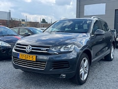 Volkswagen Touareg - 3.0 TSI Hybrid Highline Pano Leer Camera Clima